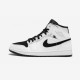 Air Jordan 1 Mid Alternate Think 16 554724 121 Nero For Sale